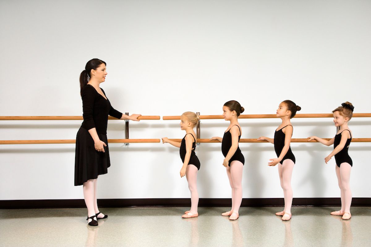 Мастера классического танца 5 класс. Классический танец дети. Классическая хореография для детей. Хореограф с детьми. Балетные движения дети.