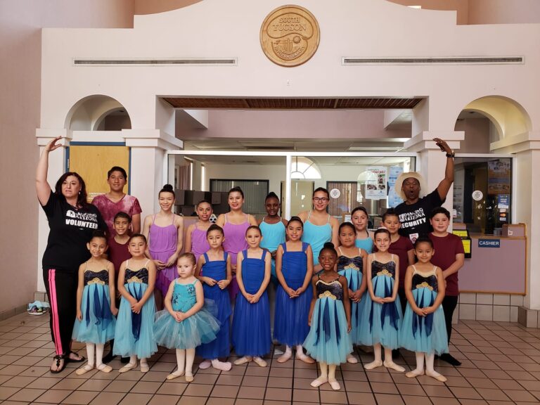 Group picture of students and educators of Dancing in the Streets of Arizona.