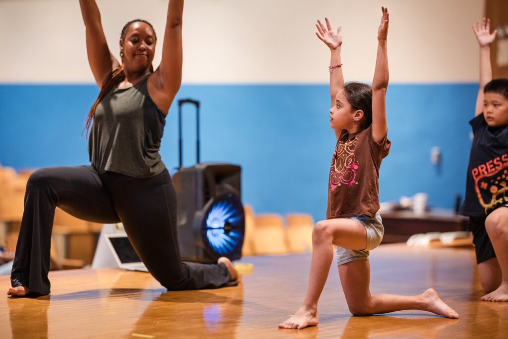 Bailey Randolph demonstrating with students.