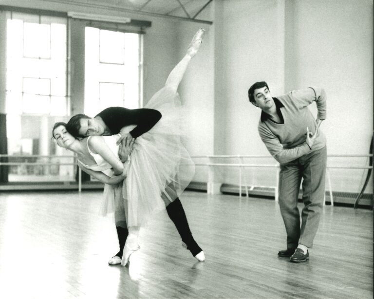 Black and white image of Kenneth MacMillan rehearsing Baiser de la Fee in 1960.