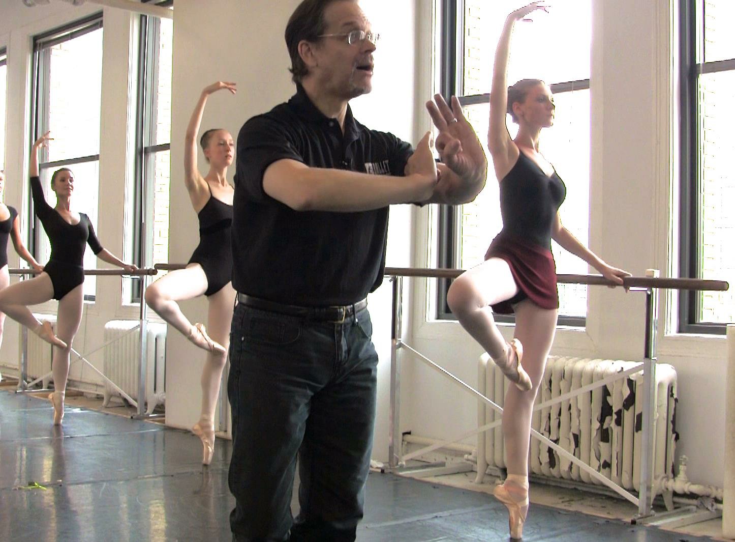 Daniel Duell teaching at Ballet Chicago.
