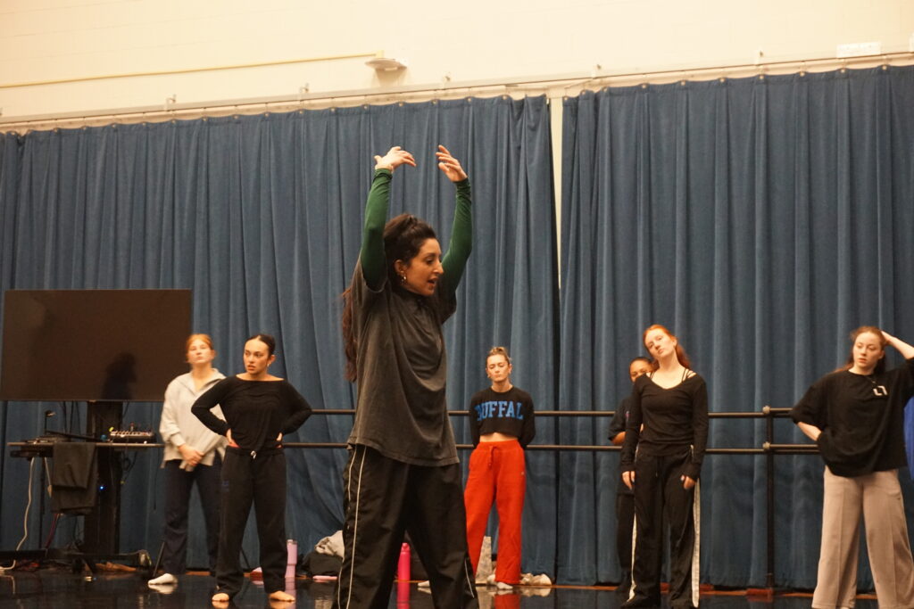 Jenna Zavrel teaching a class.